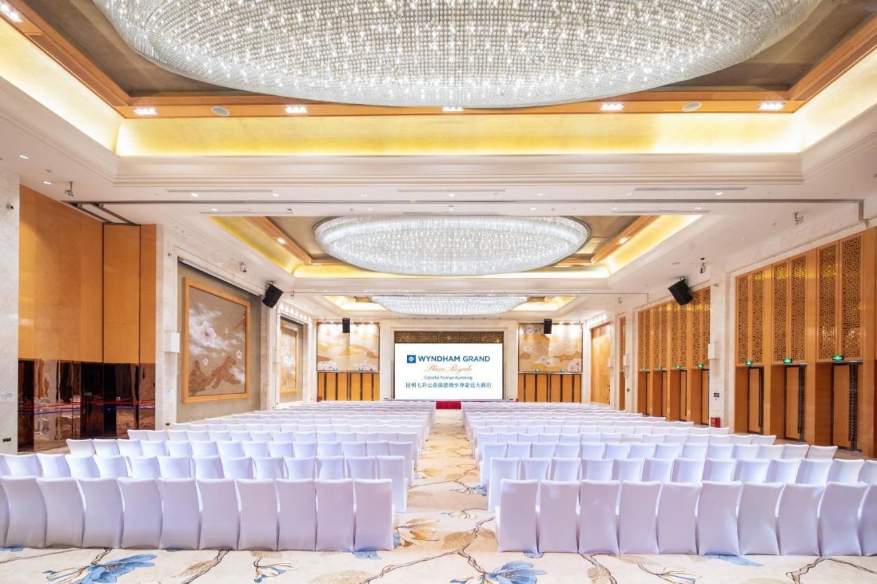 Wyndham Grand Plaza Royale Colorful Yunnan Hotel Kunming Exterior photo
