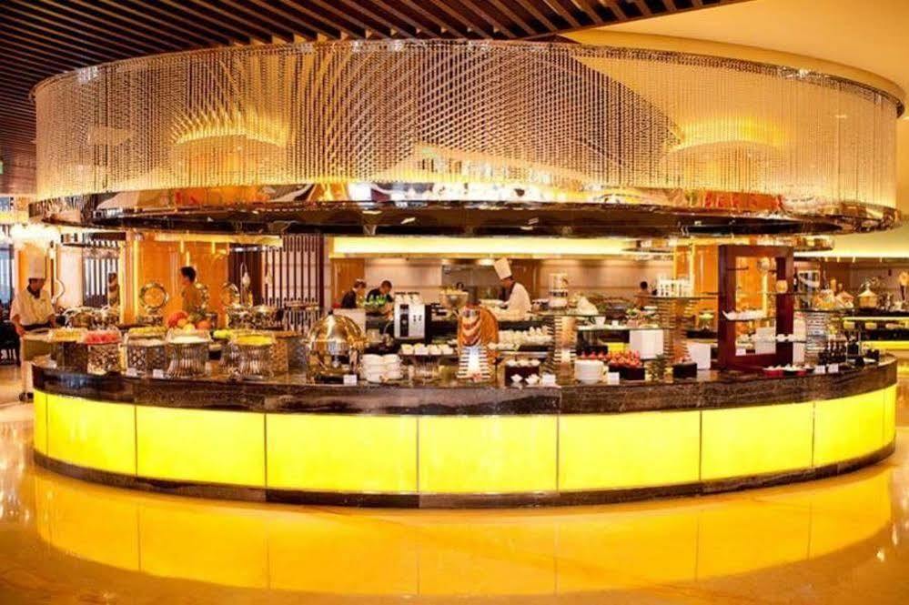 Wyndham Grand Plaza Royale Colorful Yunnan Hotel Kunming Exterior photo