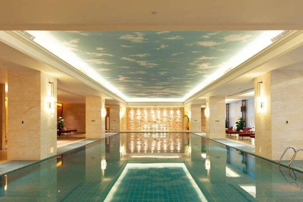 Wyndham Grand Plaza Royale Colorful Yunnan Hotel Kunming Exterior photo